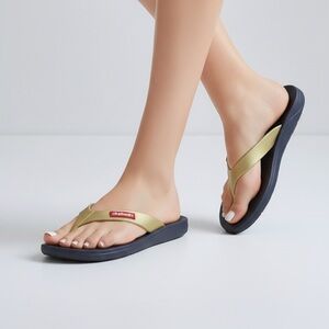 Okabashi Women's Flip Flop Thong Sandals Navy Blue Gold Straps Cushioned size ML